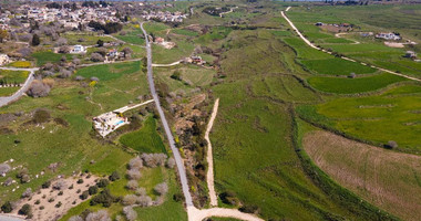 Scenic land for sale in Pano Arodes, Paphos District – ideal for building primary or holiday homes in a peaceful location near amenities.