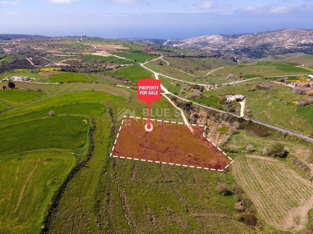 Scenic land for sale in Pano Arodes, Paphos District – ideal for building primary or holiday homes in a peaceful location near amenities.