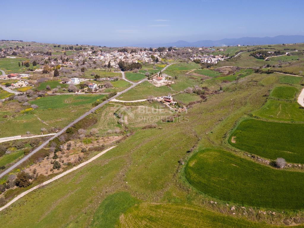 Scenic land for sale in Pano Arodes, Paphos District – ideal for building primary or holiday homes in a peaceful location near amenities.