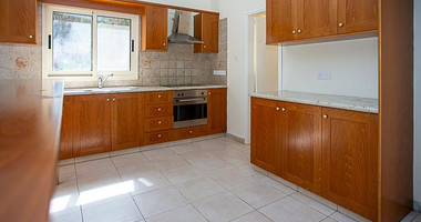 For Sale 3 Bedroom Two-Storey Detached House with Large Plot & Swimming Pool – Pissouri, Limassol