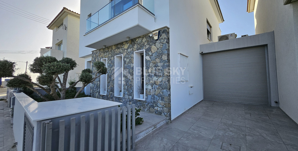 Spacious-Modern Design Five Bedroom Detached House in Kolossi