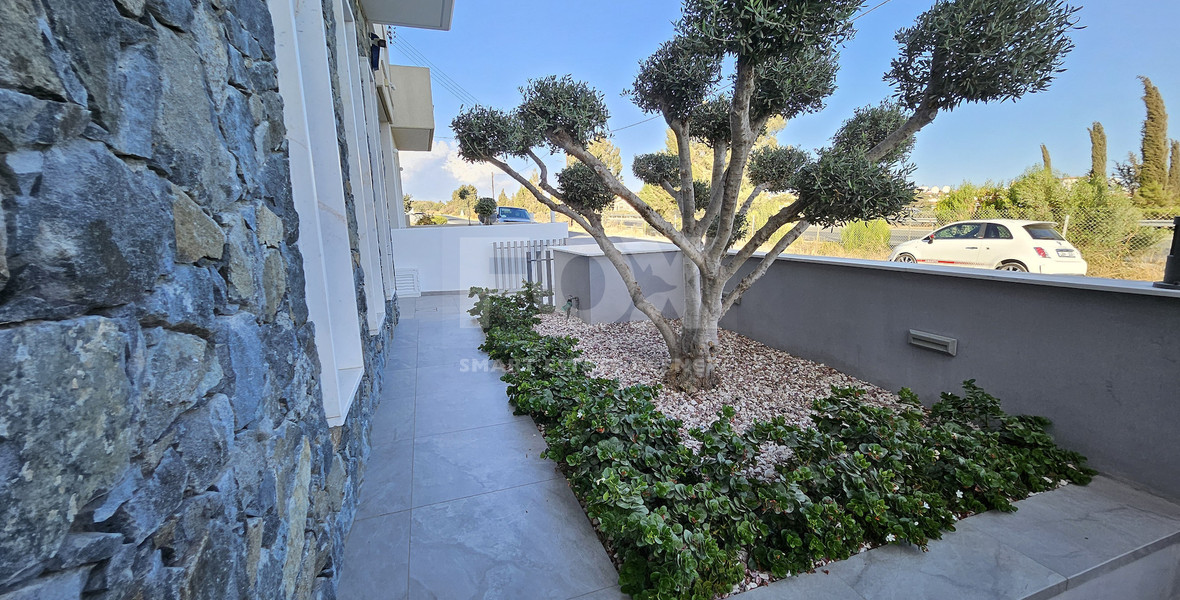 Spacious-Modern Design Five Bedroom Detached House in Kolossi