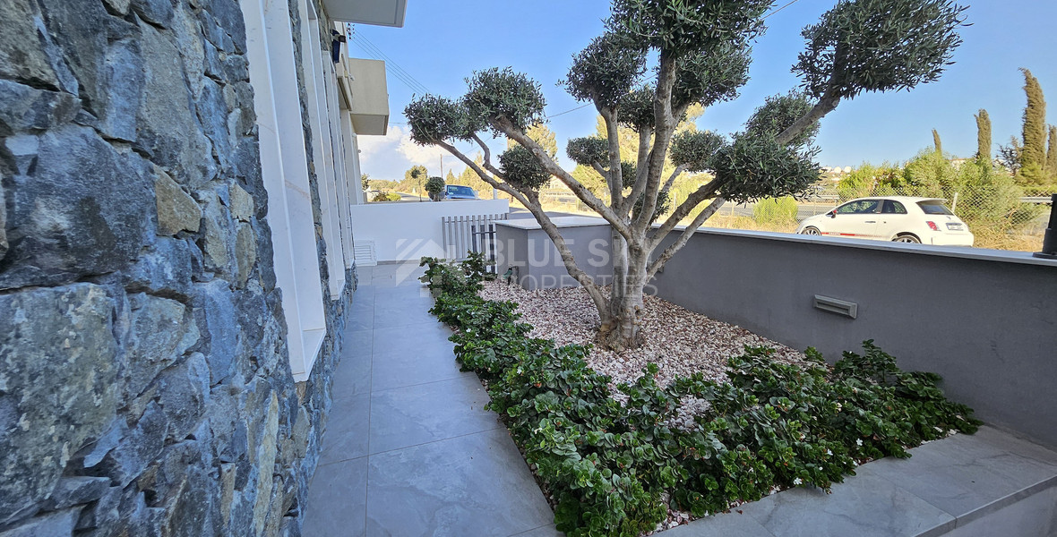Spacious-Modern Design Five Bedroom Detached House in Kolossi