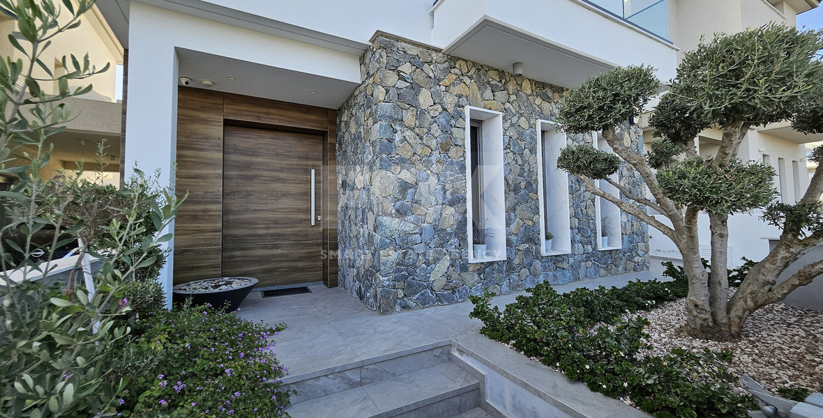 Spacious-Modern Design Five Bedroom Detached House in Kolossi
