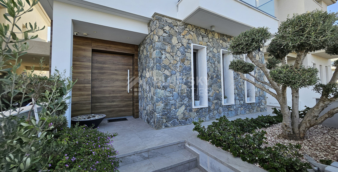 Spacious-Modern Design Five Bedroom Detached House in Kolossi