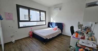 Spacious-Modern Design Five Bedroom Detached House in Kolossi