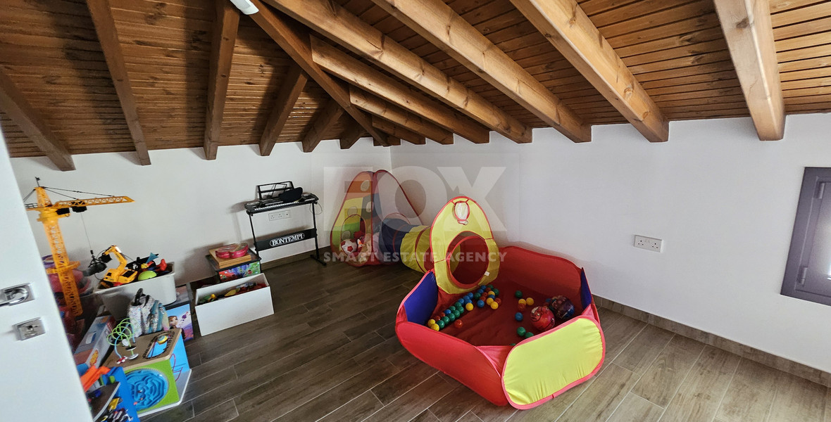 Spacious-Modern Design Five Bedroom Detached House in Kolossi