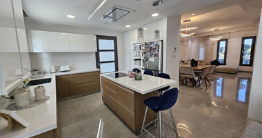 Spacious-Modern Design Five Bedroom Detached House in Kolossi