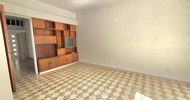 Spacious  four bedroom apartment with  fireplace charm and two large verandas for rent in Katholiki Limassol