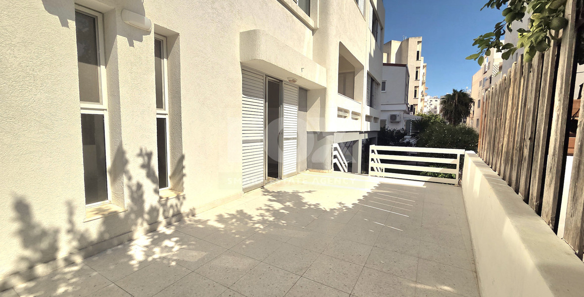 Spacious  four bedroom apartment with  fireplace charm and two large verandas for rent in Katholiki Limassol