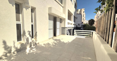 Spacious  four bedroom apartment with  fireplace charm and two large verandas for rent in Katholiki Limassol