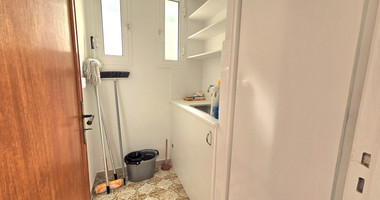 Spacious  four bedroom apartment with  fireplace charm and two large verandas for rent in Katholiki Limassol