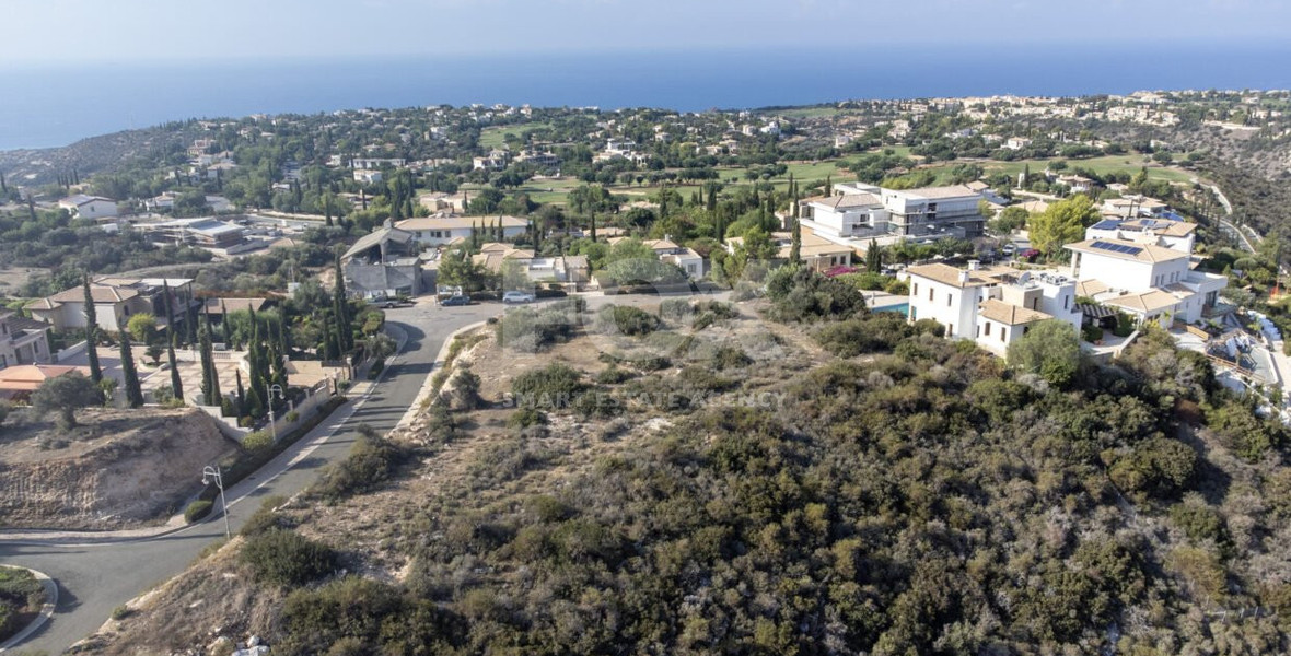 Luxury Development Land with Panoramic Views – 5 Adjacent Plots with Permits