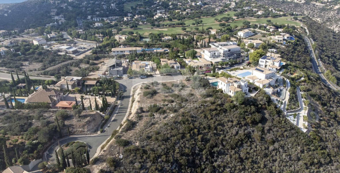 Luxury Development Land with Panoramic Views – 5 Adjacent Plots with Permits