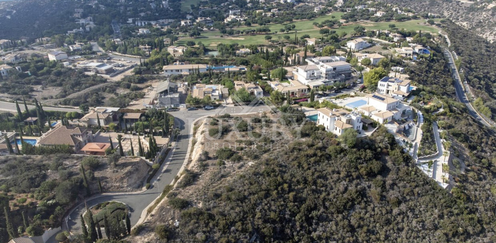 Luxury Development Land with Panoramic Views – 5 Adjacent Plots with Permits