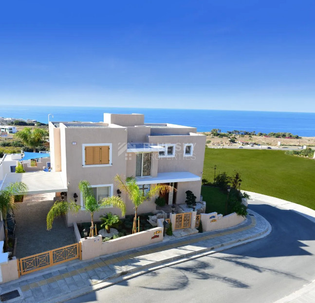 Luxury four Bedroom Coastal Villa for Sale in Chloraka, Paphos – Panoramic Sea Views & Private Pool