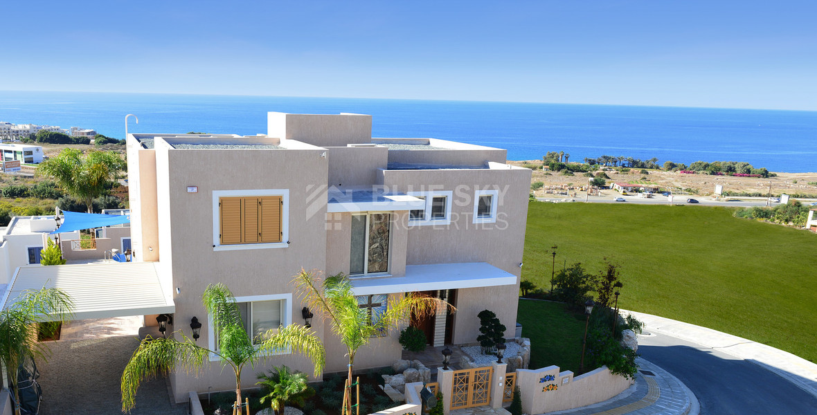 Luxury four Bedroom Coastal Villa for Sale in Chloraka, Paphos – Panoramic Sea Views & Private Pool