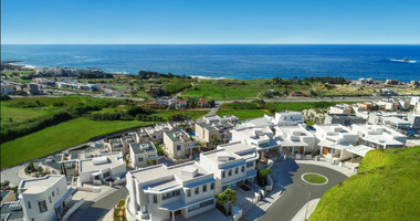 Luxury four Bedroom Coastal Villa for Sale in Chloraka, Paphos – Panoramic Sea Views & Private Pool