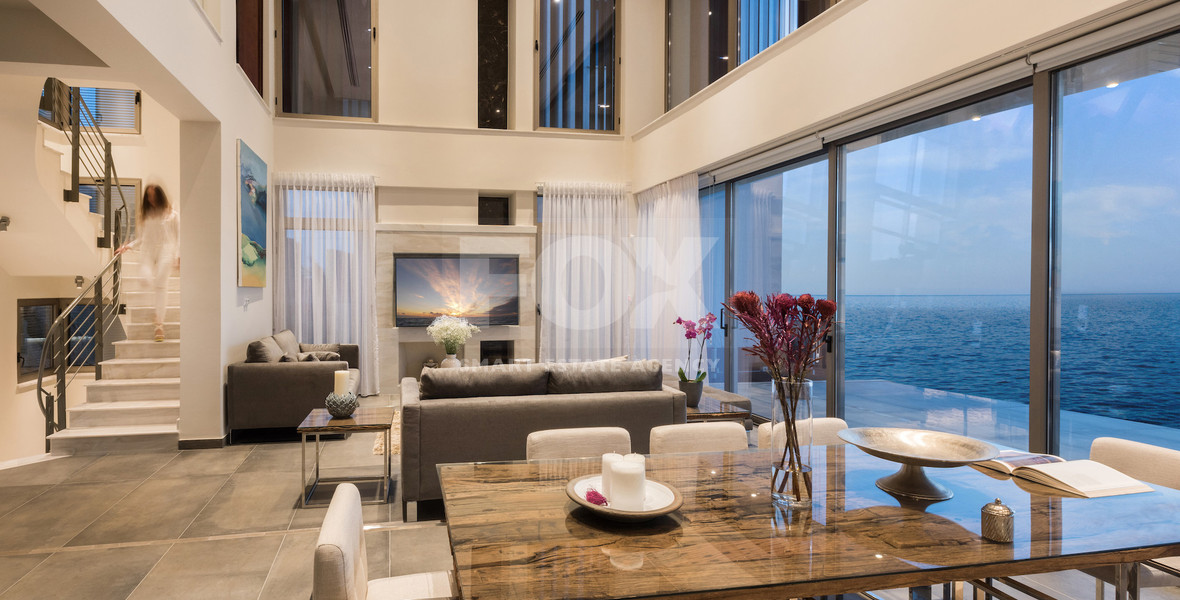 Four bedroom Luxury Coastal Living on the Golden Mile – Exclusive Seaside Residences in a Prime Mediterranean Location