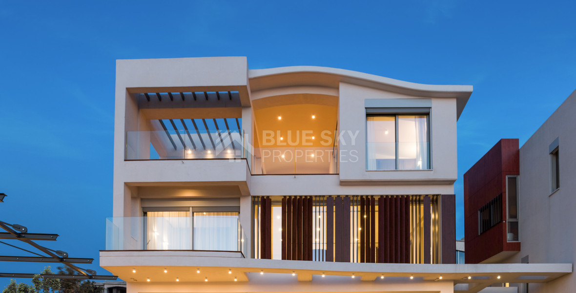 Four bedroom Luxury Coastal Living on the Golden Mile – Exclusive Seaside Residences in a Prime Mediterranean Location