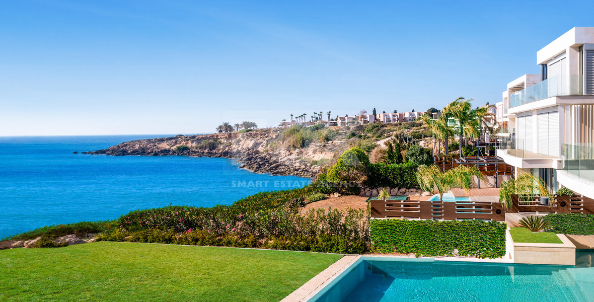 Four bedroom Luxury Coastal Living on the Golden Mile – Exclusive Seaside Residences in a Prime Mediterranean Location