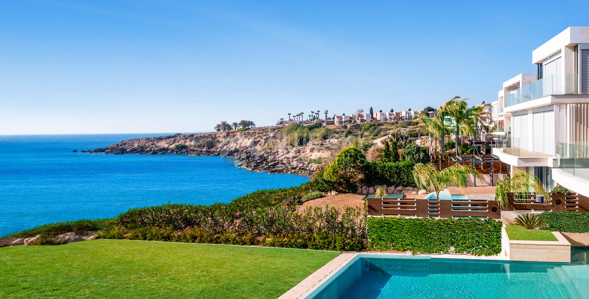 Four bedroom Luxury Coastal Living on the Golden Mile – Exclusive Seaside Residences in a Prime Mediterranean Location