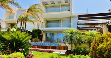 Four bedroom Luxury Coastal Living on the Golden Mile – Exclusive Seaside Residences in a Prime Mediterranean Location