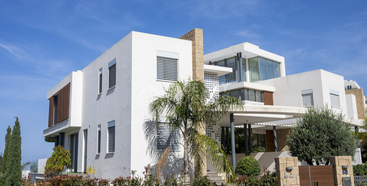 Spacious Four Bedroom Villa in Peaceful Chlorakas Area fors sale