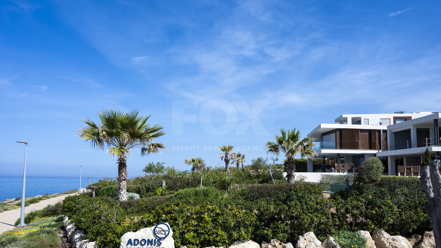 Prestigious five Bedroom Seaside Villa on the Golden Mile, Paphos – Private Pool & Modern Amenities