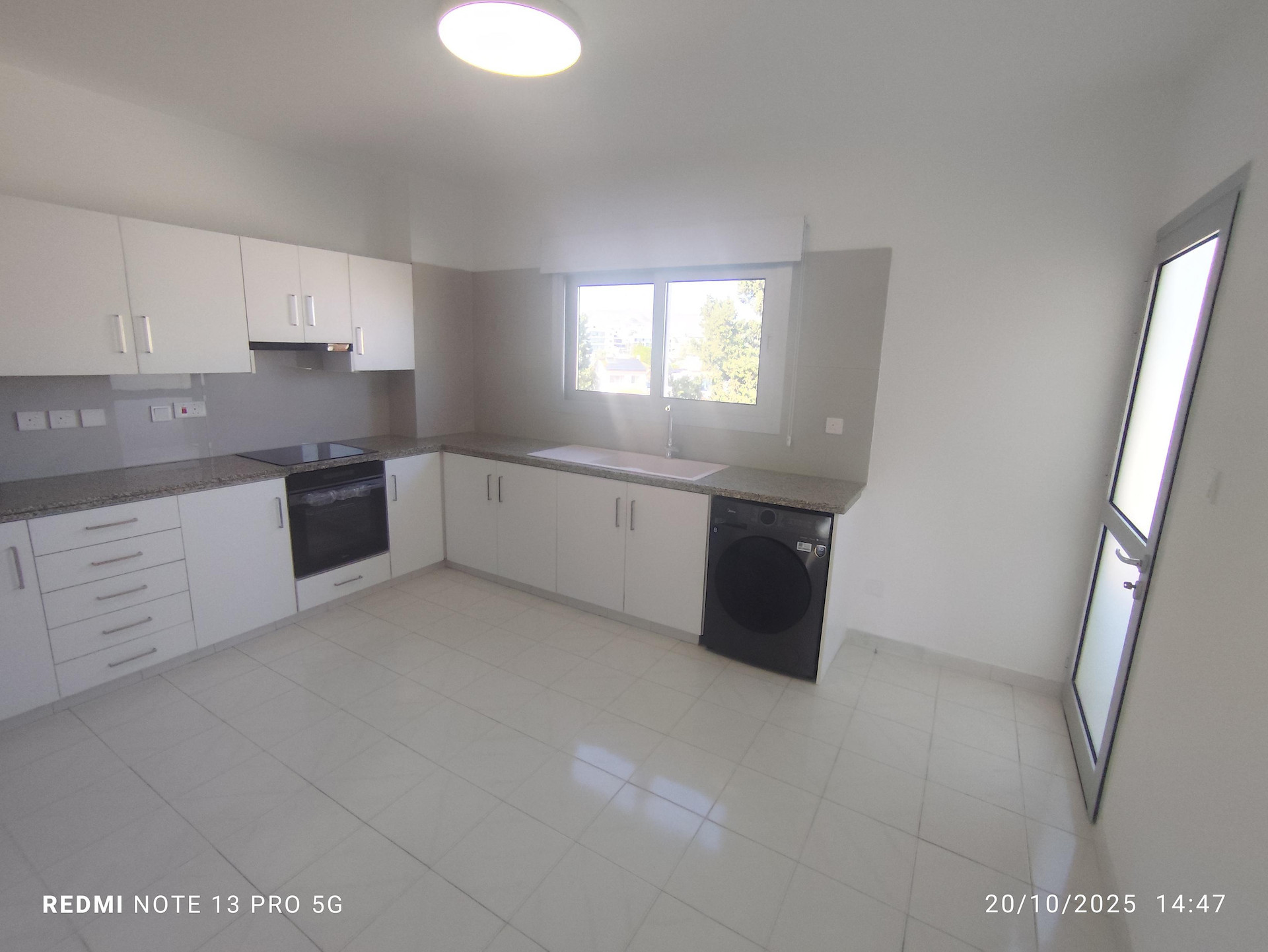Wohnung 3 Schlafzimmer 130 m² in Demos Agiou Athanasiou, Zypern