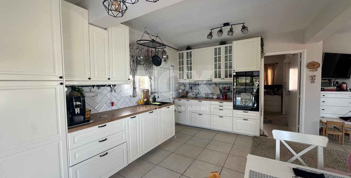 Modern Furnished Villa with Pool and Sea View in Tala for rent