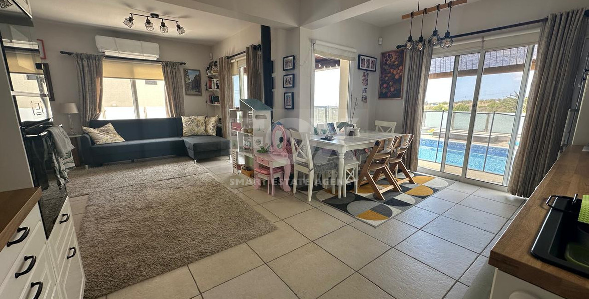 Modern Furnished Villa with Pool and Sea View in Tala for rent