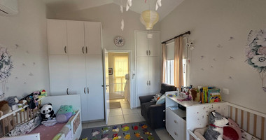 Modern Furnished Villa with Pool and Sea View in Tala for rent