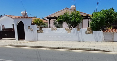 Modern Furnished Bungalow with Pool in Anarita Village for rent