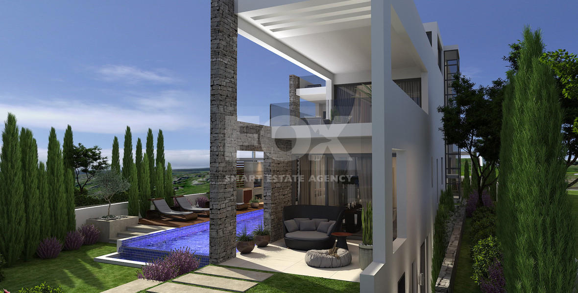 Spacious  five bedroom Villa with Pool and Large Plot for sale in Kissonerga