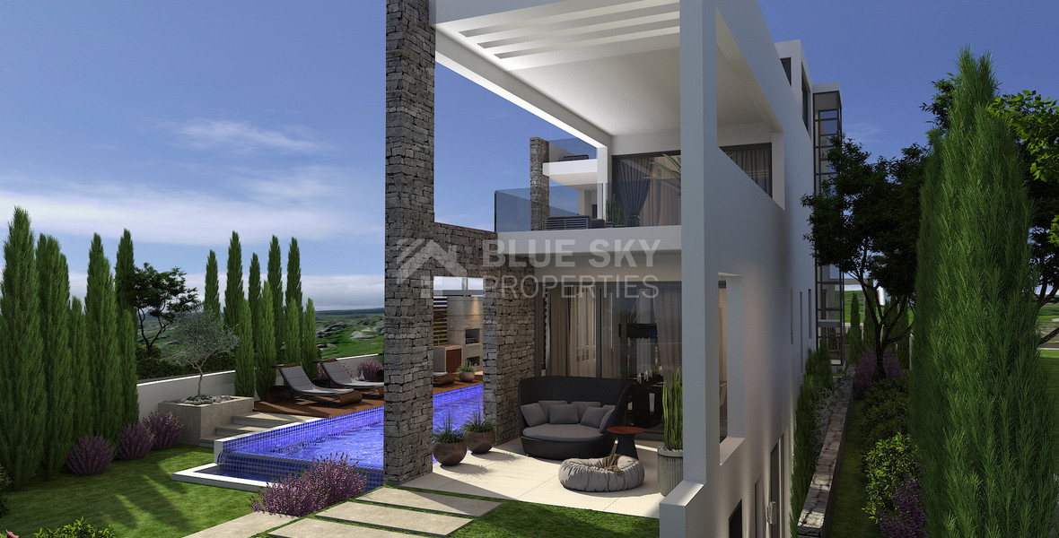 Spacious  five bedroom Villa with Pool and Large Plot for sale in Kissonerga