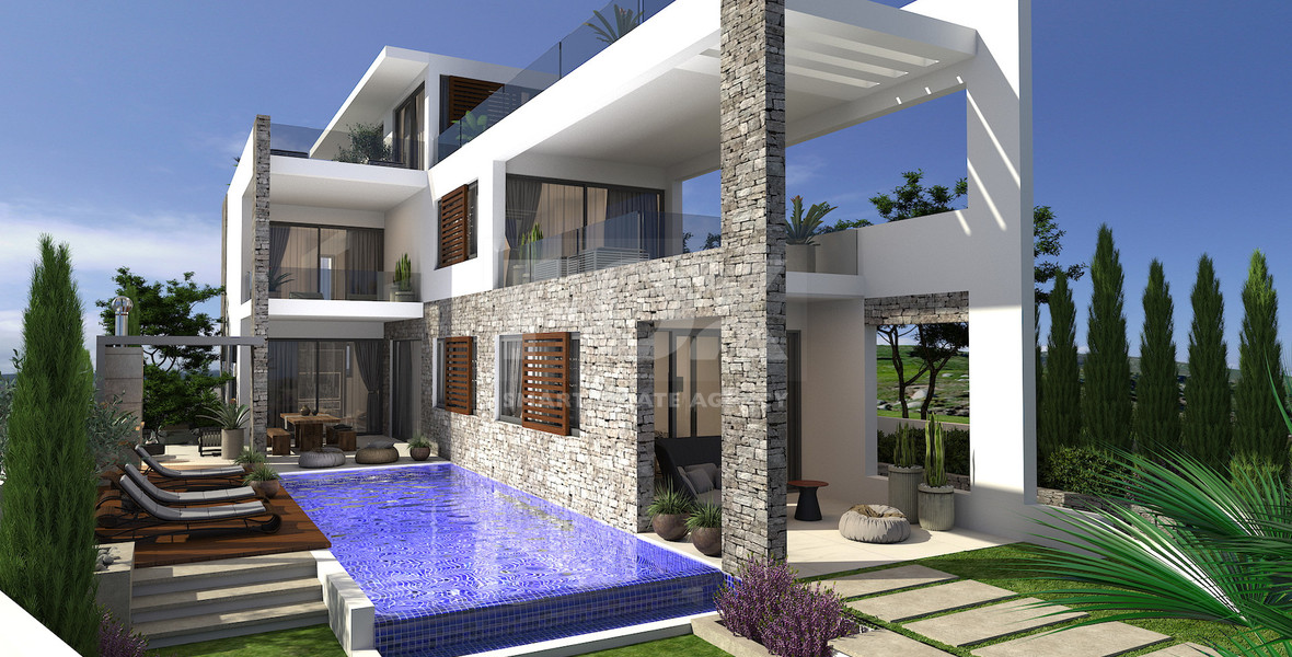 Spacious  five bedroom Villa with Pool and Large Plot for sale in Kissonerga