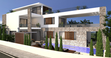 Spacious  five bedroom Villa with Pool and Large Plot for sale in Kissonerga