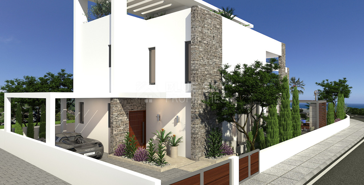 Spacious  five bedroom Villa with Pool and Large Plot for sale in Kissonerga