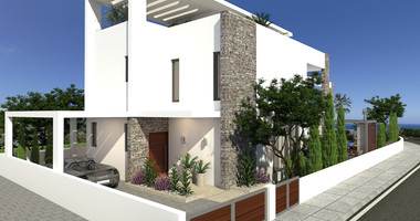 Spacious  five bedroom Villa with Pool and Large Plot for sale in Kissonerga