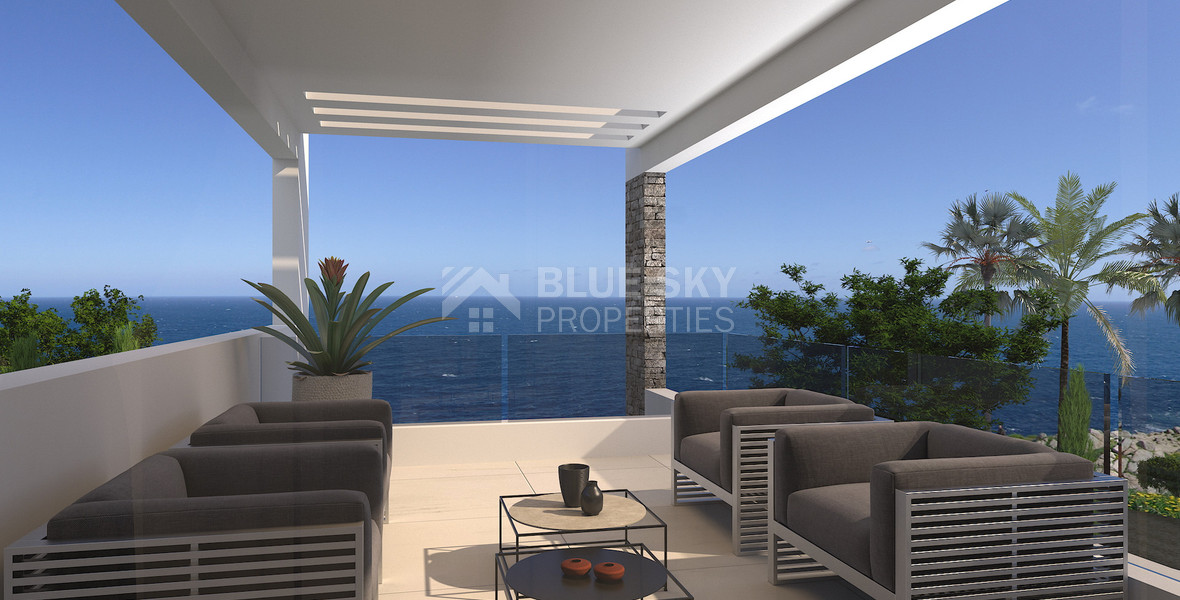 Spacious  five bedroom Villa with Pool and Large Plot for sale in Kissonerga