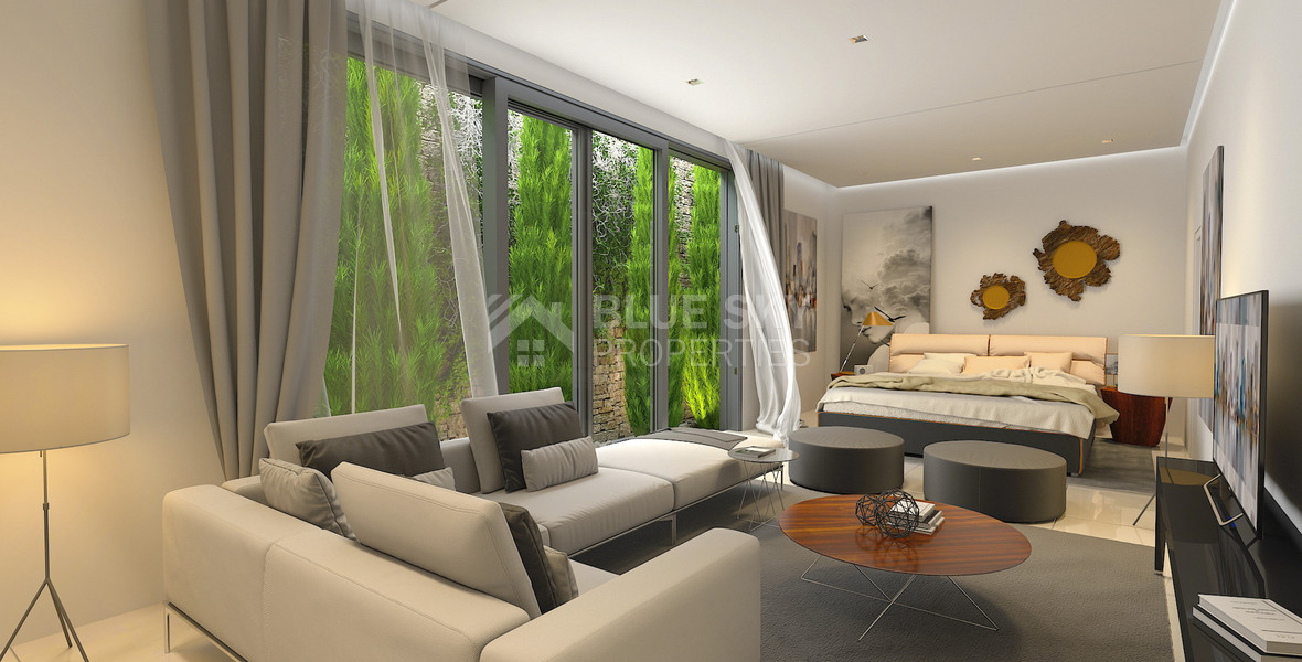 Spacious  five bedroom Villa with Pool and Large Plot for sale in Kissonerga