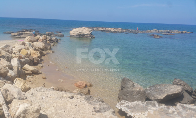 Spacious  five bedroom Villa with Pool and Large Plot for sale in Kissonerga