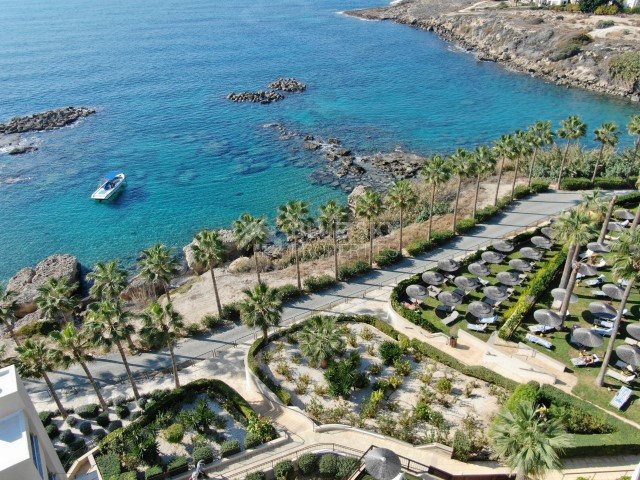 Spacious  five bedroom Villa with Pool and Large Plot for sale in Kissonerga