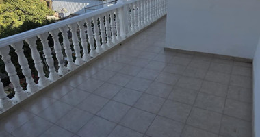 Four bedroom first floor House  for rent at Chloraka