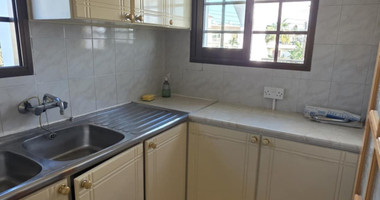 Four bedroom first floor House  for rent at Chloraka