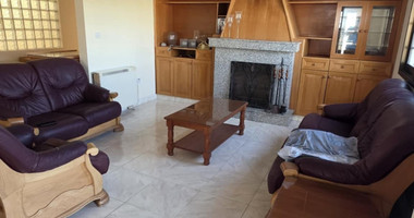 Four bedroom first floor House  for rent at Chloraka