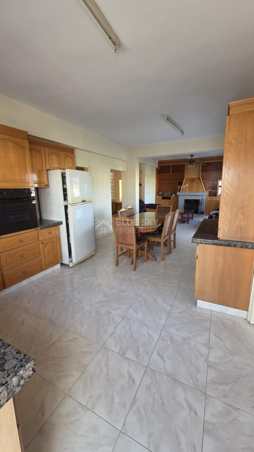 Four bedroom first floor House  for rent at Chloraka