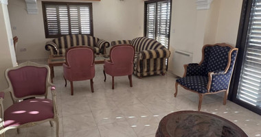 Four bedroom first floor House  for rent at Chloraka