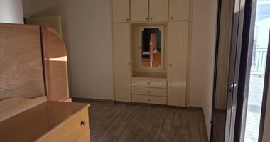 Four bedroom first floor House  for rent at Chloraka